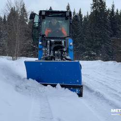 Отвал Premium с гидравлическим поворотом SBP_AV-750-1600-HA для мини-погрузчиков