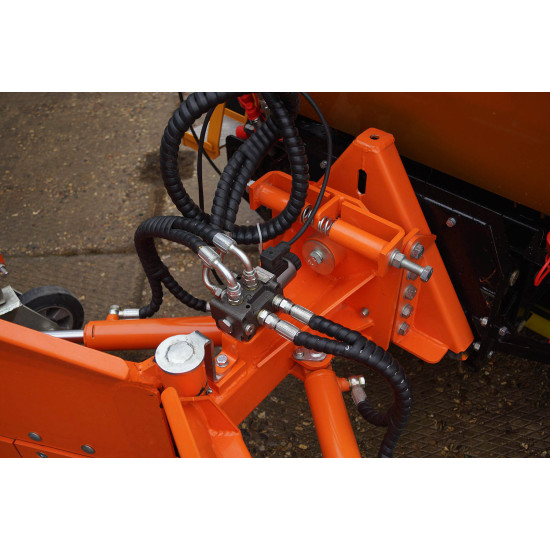 V-образный отвал SBV_MM-670-1650 для коммунальных машин