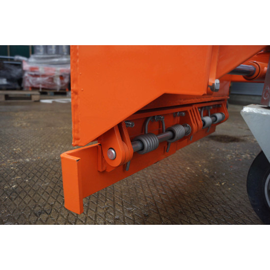 V-образный отвал SBV_MM-670-1650 для коммунальных машин