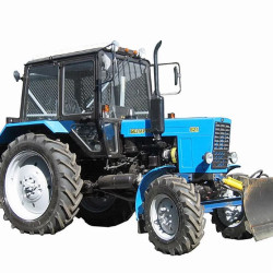 Трактор МТЗ Беларус 82.1 (машина дорожная МД.02)  с отвалом и щеткой