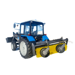 Трактор МТЗ Беларус 82.1 (машина дорожная МД.03)  с погрузчиком и щеткой