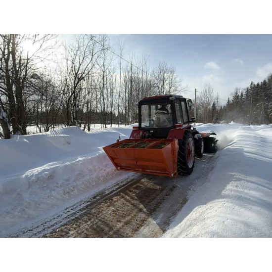 Коммунальная машина МТЗ 82.1 МК