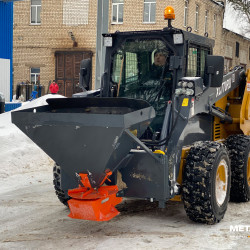 Пескоразбрасыватель DMD_SS-300 для мини-погрузчика