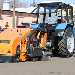 Подметально-уборочная машина ТКМ-2000