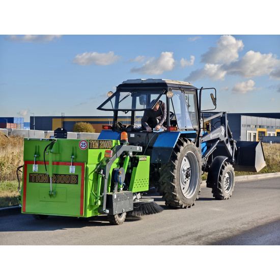 Вакуумная подметально-уборочная машина ТКМ-2000В