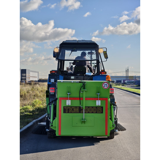 Вакуумная подметально-уборочная машина ТКМ-2000В